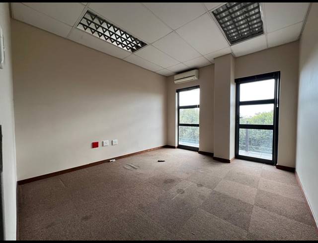 2,499M² WAREHOUSE TO LET IN LASER PARK